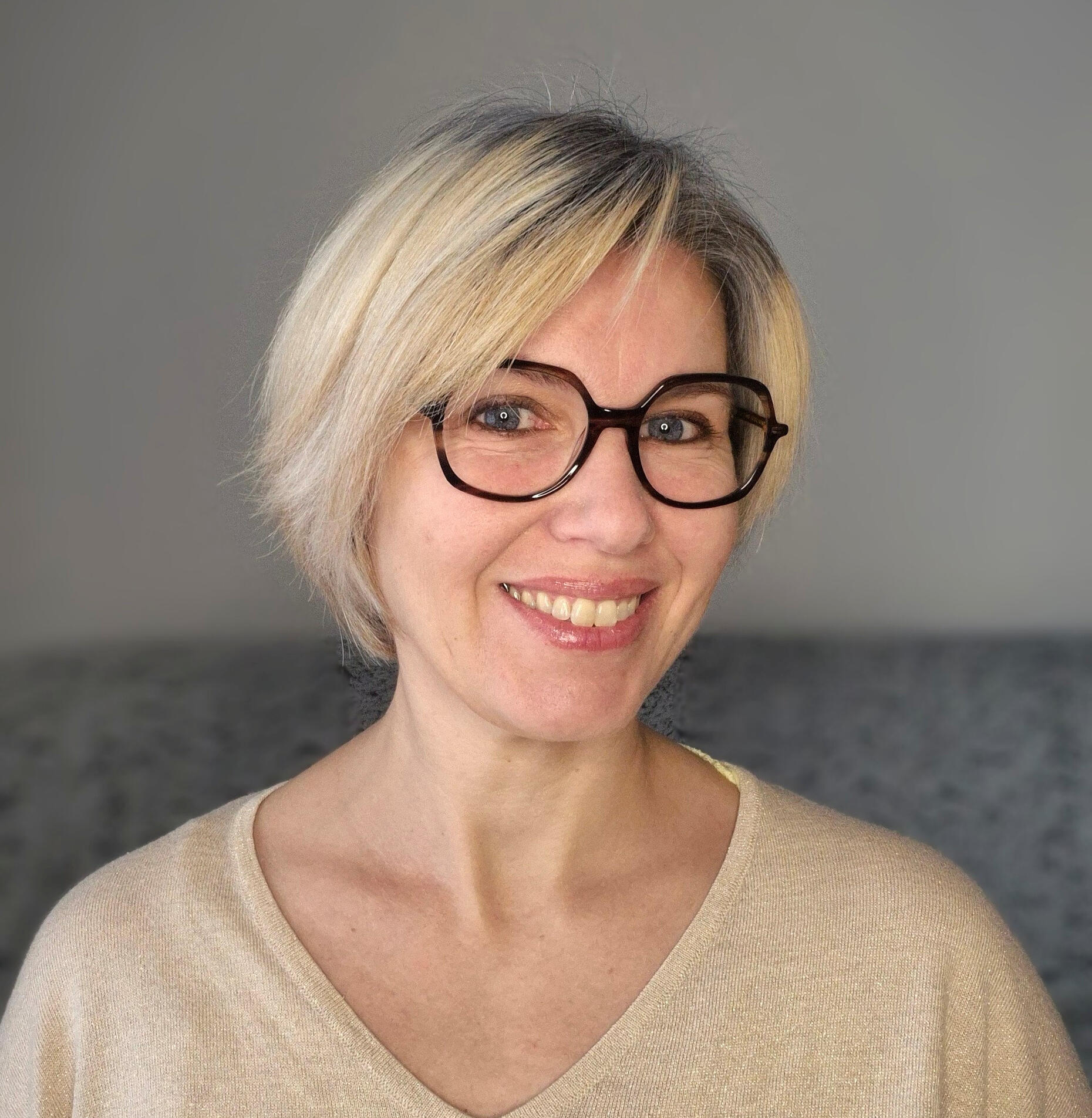 Sabrina Legros Hypnothérapeute - Praticienne TeLiPro® - Énergéticienne